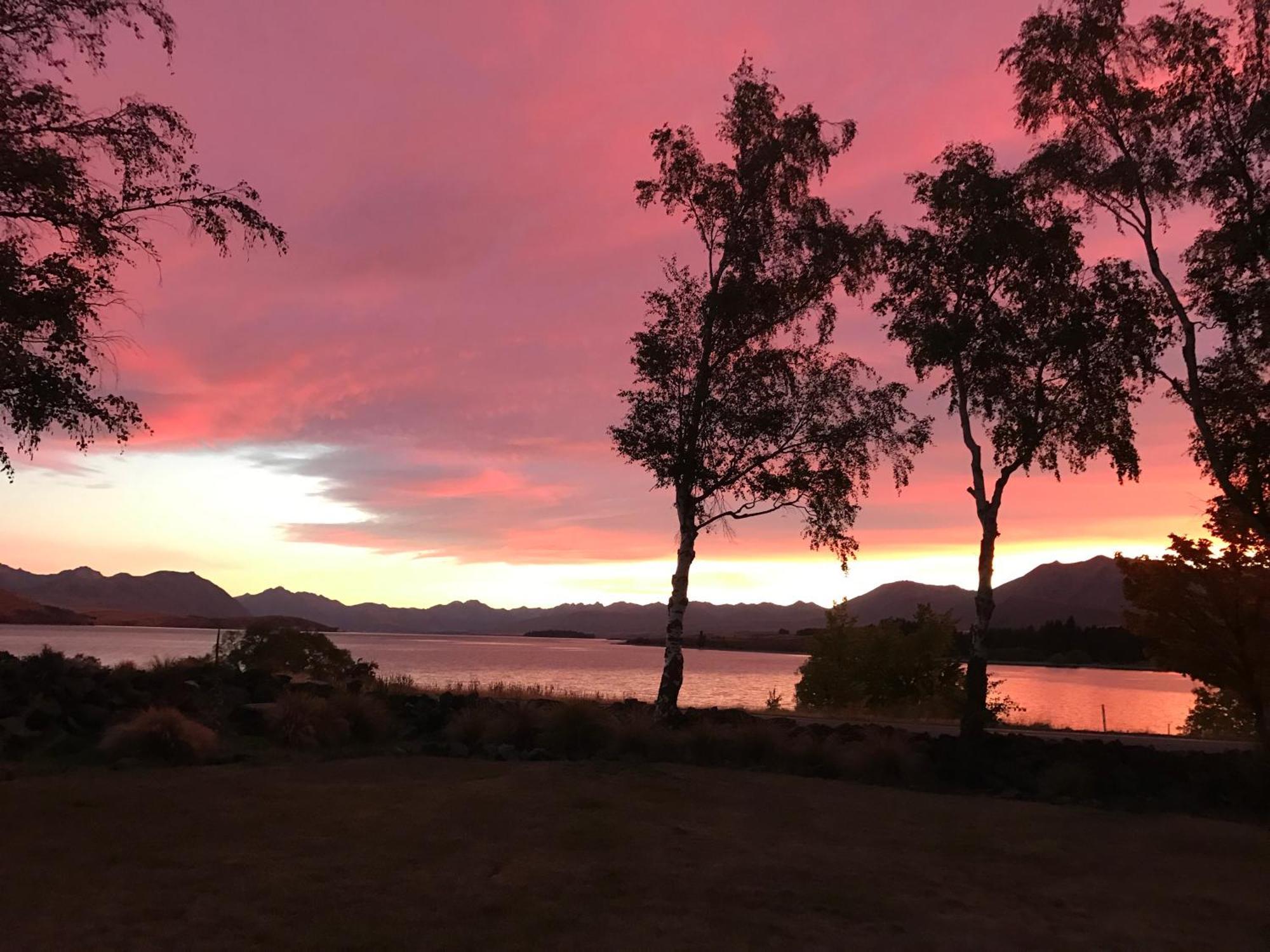 Tekapo1929 Lakefront Villa Lake Tekapo Bagian luar foto